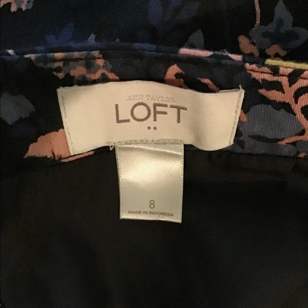 LIKE NEW LOFT COTTON NAVY FLORAL PENCIL SKIRT - LINED Mauve Gold Blue 8